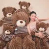 Bộ sưu tập Gấu Teddy lông xoắn socola đủ size từ 80cm đến 1m6 – thiết kế đơn giản nhưng không kém phần tinh thế, màu sắc vô cùng sang trọng