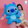 Stitch 85cm kích thước lớn, tạo dáng đang được ôm – món quà hoàn hảo cho các bạn