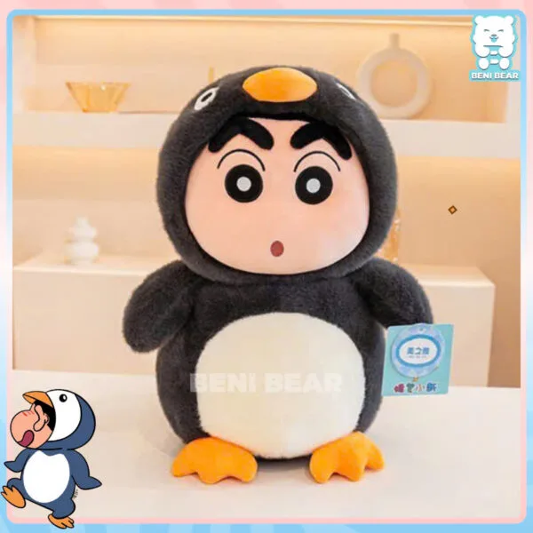 Bé Cu Shin trong outfit cánh cụt cực dễ thương – Phù hợp trang trí góc chill hoặc làm quà tặng.