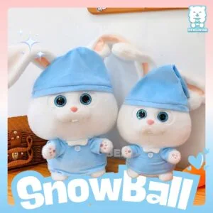 Gấu bông Thỏ SnowBall Mặc Pijama – Thú nhồi bông dễ thương với đôi mắt to tròn, bộ pijama xanh đáng yêu.
