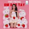 Gấu bông Thỏ Trắng Ôm Dâu Tây cực đáng yêu với thiết kế mềm mại, ôm cực thích – Beni Bear