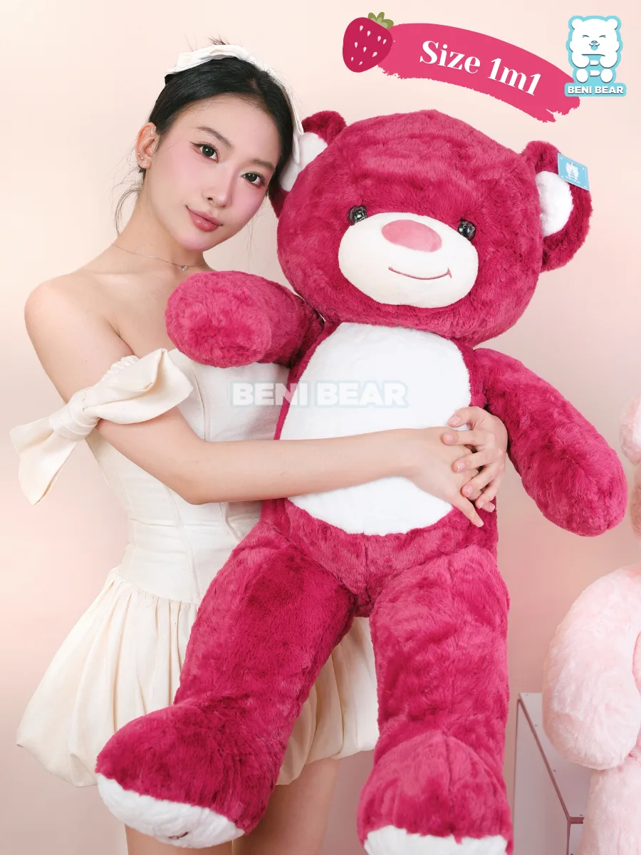 Bé gấu "đỏ mặt" vì được ôm nhiều quá, biểu tượng của sự ngọt ngào 💞