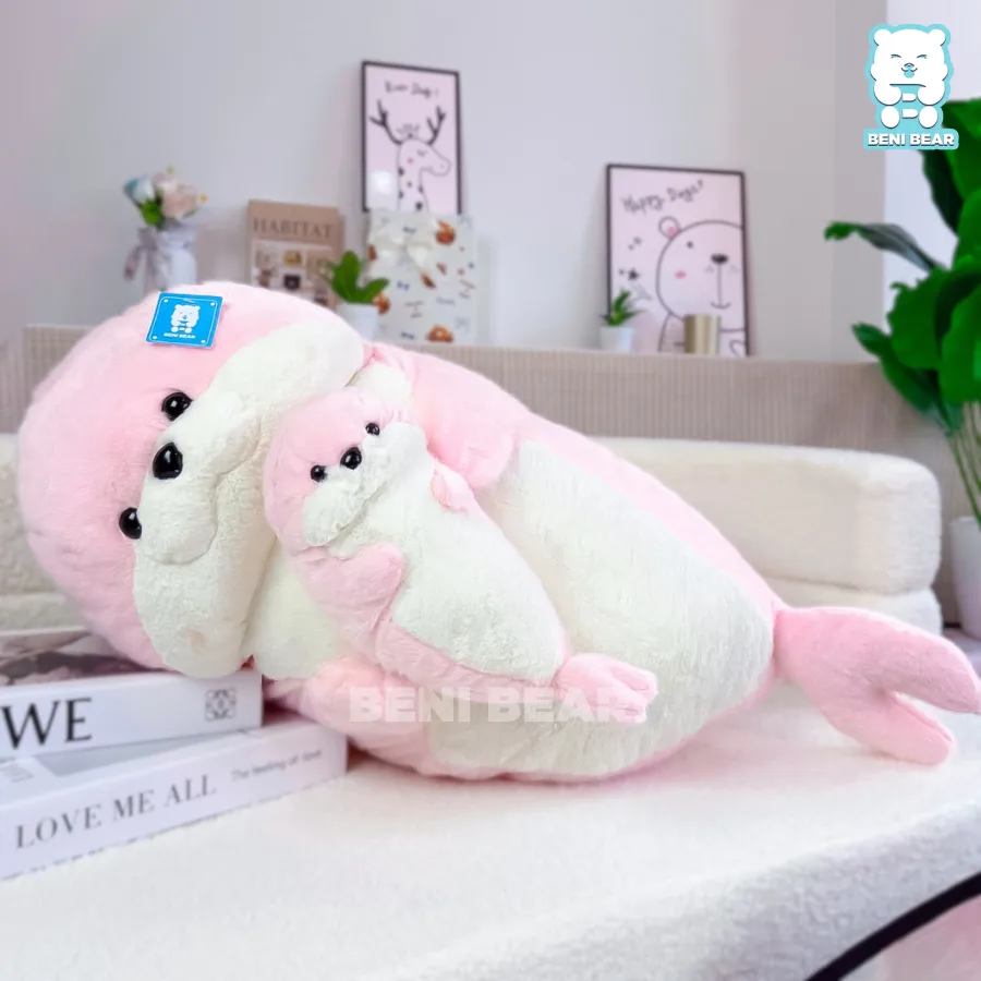 Ôm nhau lăn ra sofa – chill nhẹ nhàng như phim Hàn lúc mưa rơi ngoài cửa sổ.
