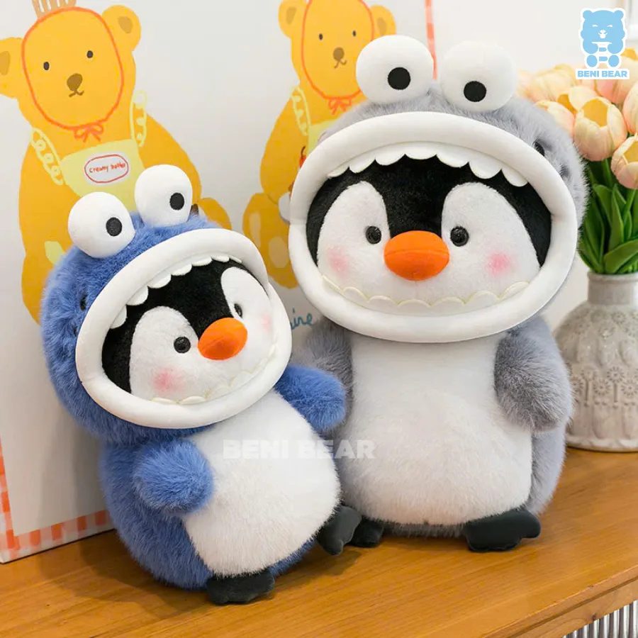 Hai chú cánh cụt đội đầu cá mập, má phúng phính, cùng nhau chill siêu ngộ nghĩnh