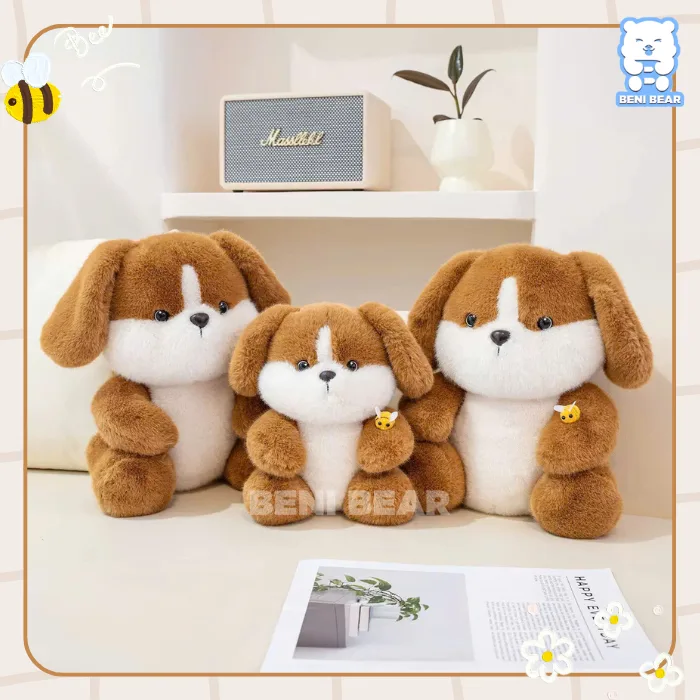 Chó Nâu Ong Vàng có nhiều size, tạo hình đáng yêu với chú ong trên tay.