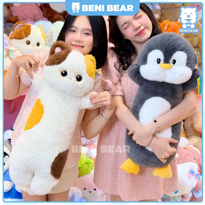 Gấu bông gối ôm mèo bụng tròn khiến các bạn gái mê tít.